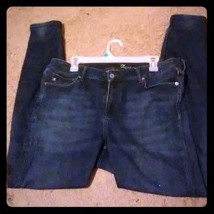 LAST CHANCE! H&M+ 🔥SHAPING SKINNY JEANS